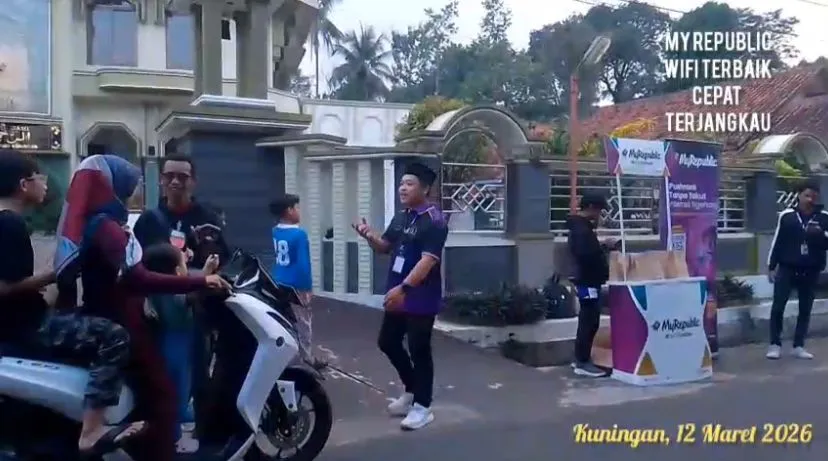 My Republik Bagikan Takjil di Kuningan Sekaligus Kenalkan Paket Internet 5G Rp 100 Ribuan