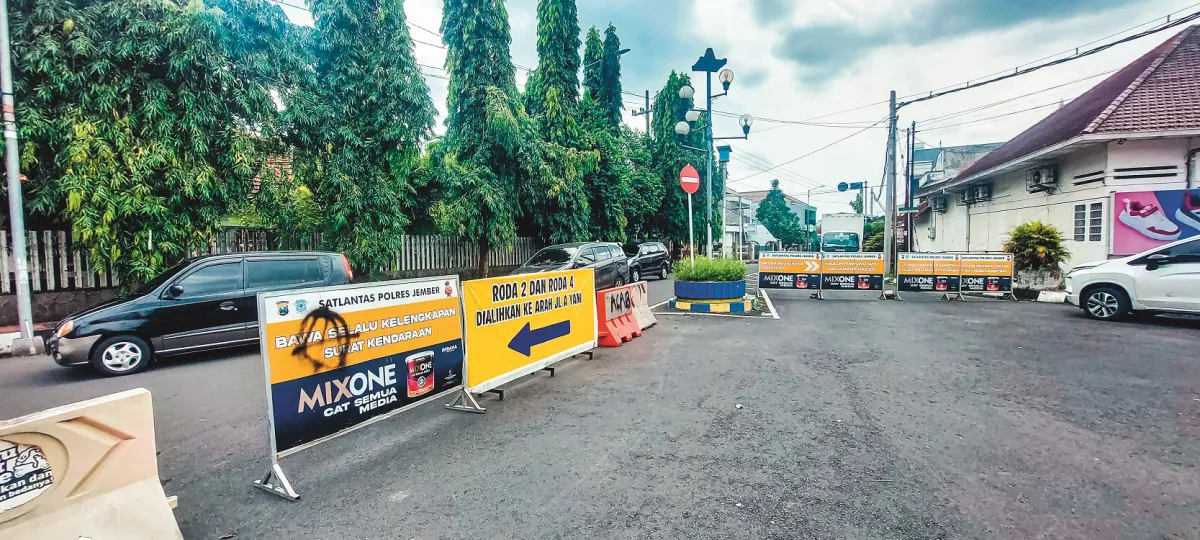 Pusat Street Food Rampung, Penutupan Jalan Kartini–Gatot Subroto Jember Masih Dikeluhkan Warga
