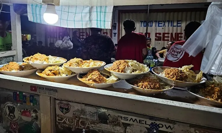 Rekomendasi Kuliner Kaki Lima Surabaya: dari Tahu Telur hingga Nasi Cumi