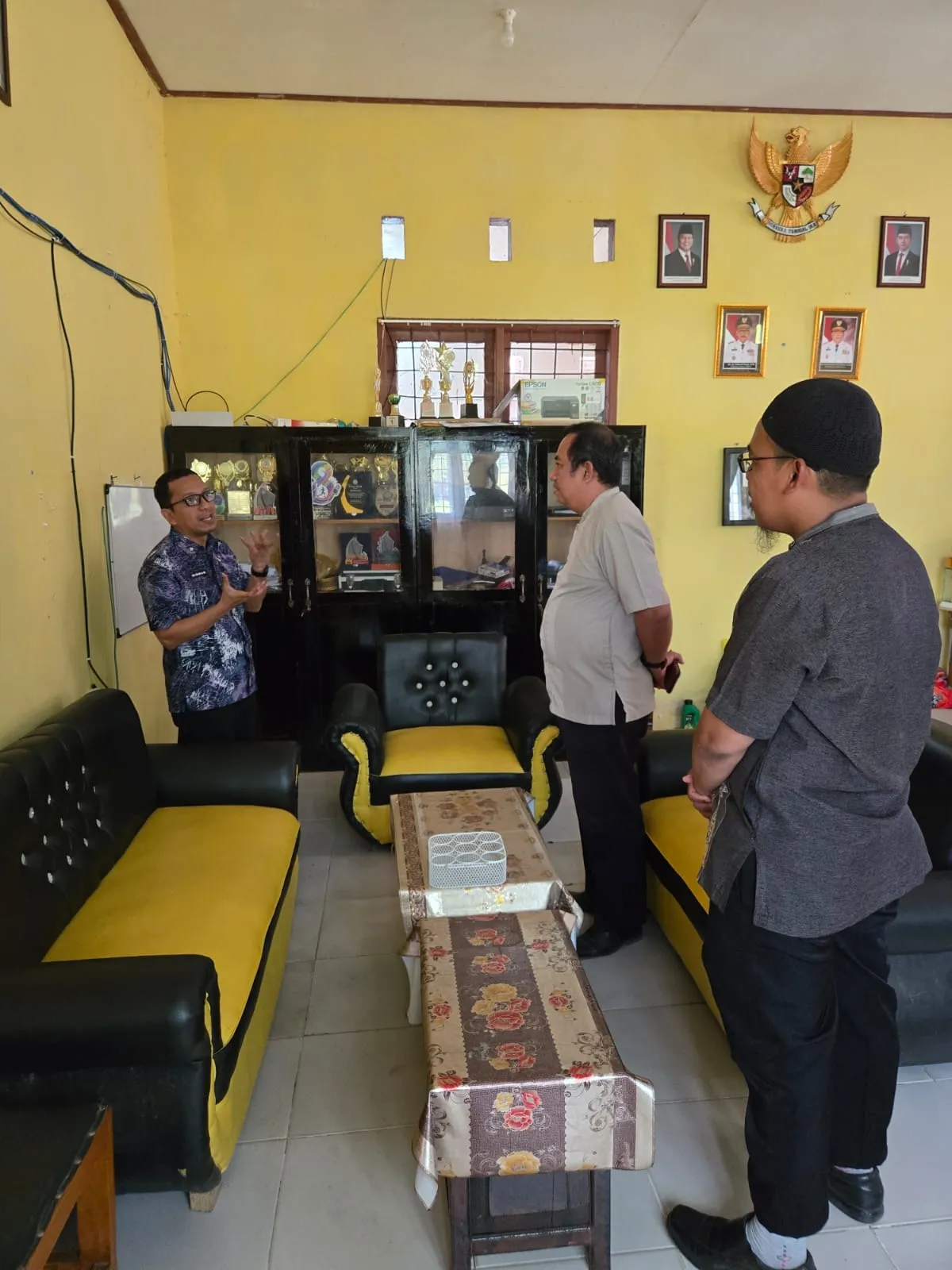 Kadiskominfo SP Sulbar Tinjau Bantuan Internet SULBAR Digital di SMK Negeri Luyo