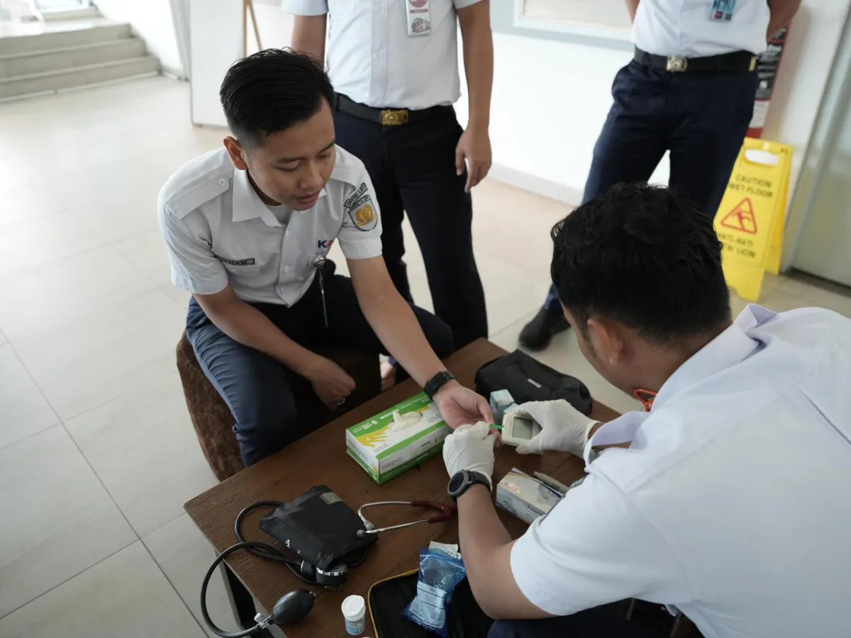 KAI Gelar Pemeriksaan Kesehatan Petugas Operasional LRT Jabodebek Jelang Angkutan Lebaran 2026