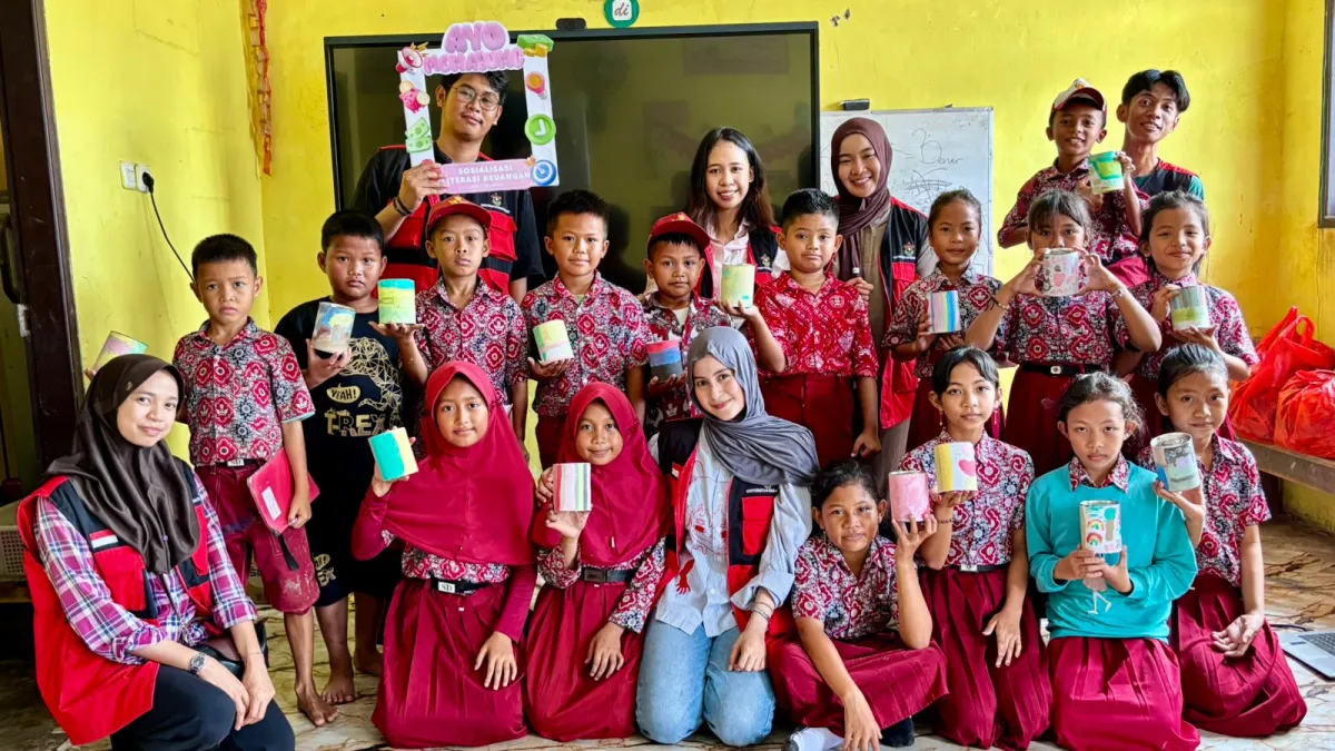 Mahasiswa KKN-T Unhas Beri Edukasi Literasi Keuangan dan Ajak Siswa SD Biasakan Menabung