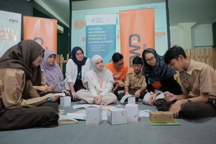 FWD Insurance dan Prestasi Junior Indonesia Gelar JA SparktheDream Tahun Keempat untuk Perkuat Literasi Keuangan Siswa