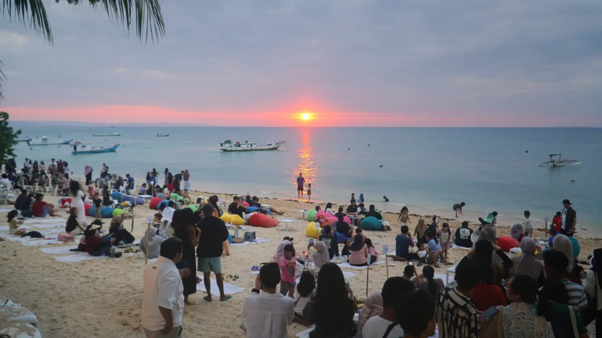 Konsep Kuliner Tepi Pantai, Sotis Sunset Street Food Ramai Dikunjungi Warga Kupang