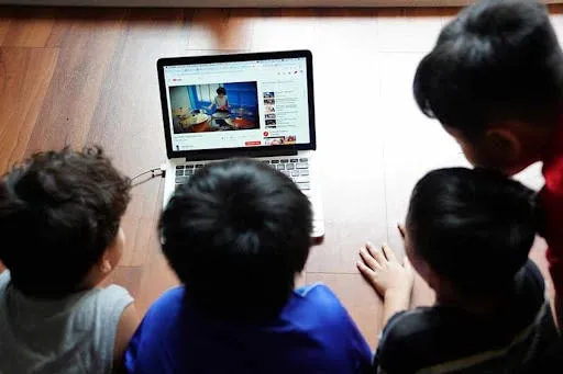 Vietnam Tetapkan Program Perlindungan Anak di Ruang Daring 2026–2030, Targetkan Pemblokiran Konten Berbahaya oleh Penyedia Internet