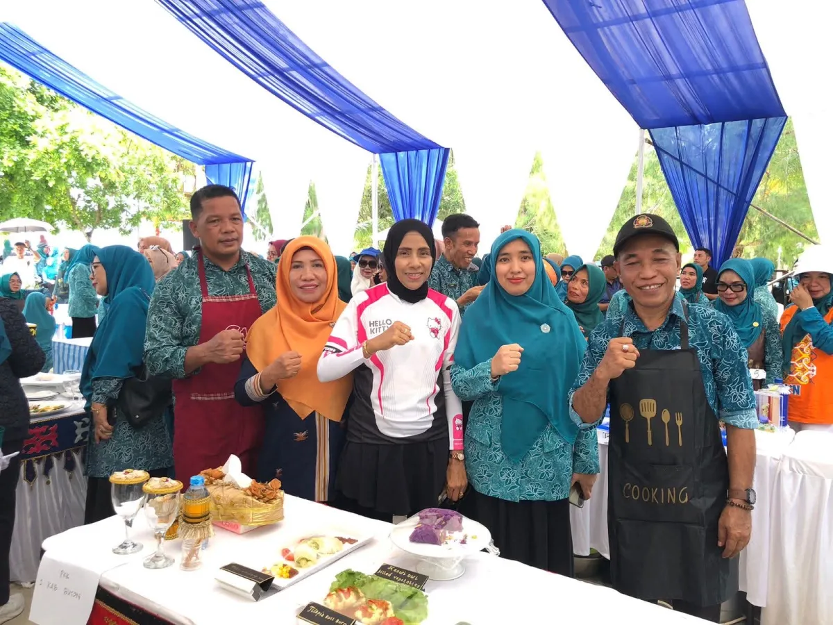 TP PKK Buton Hadiri Festival Kuliner dan Atraksi Flying Board di Pulau Bokori pada HUT ke-62 Sultra