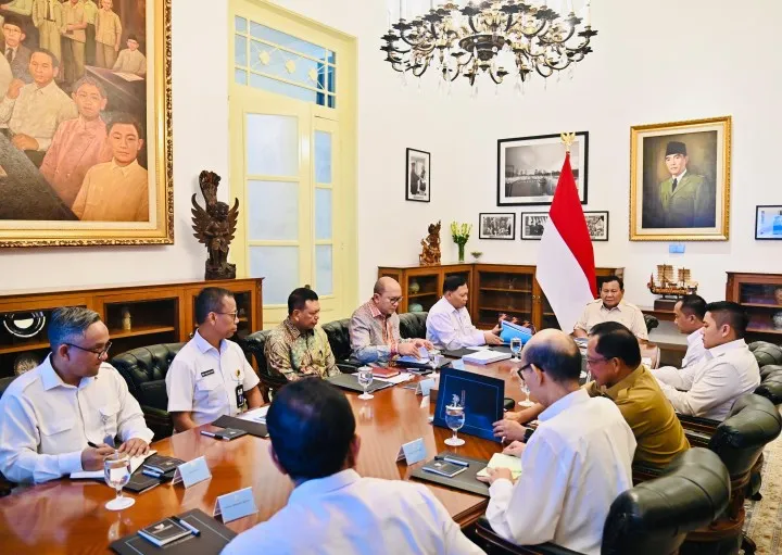 Prabowo Gelar Rapat di Hambalang Bahas Langkah Strategis Nasional dan Persiapan Lebaran