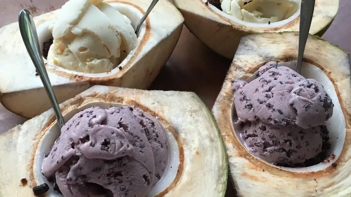 Es Krim Angi Pontianak, Sajian Khas dalam Batok Kelapa Muda yang Kian Diburu