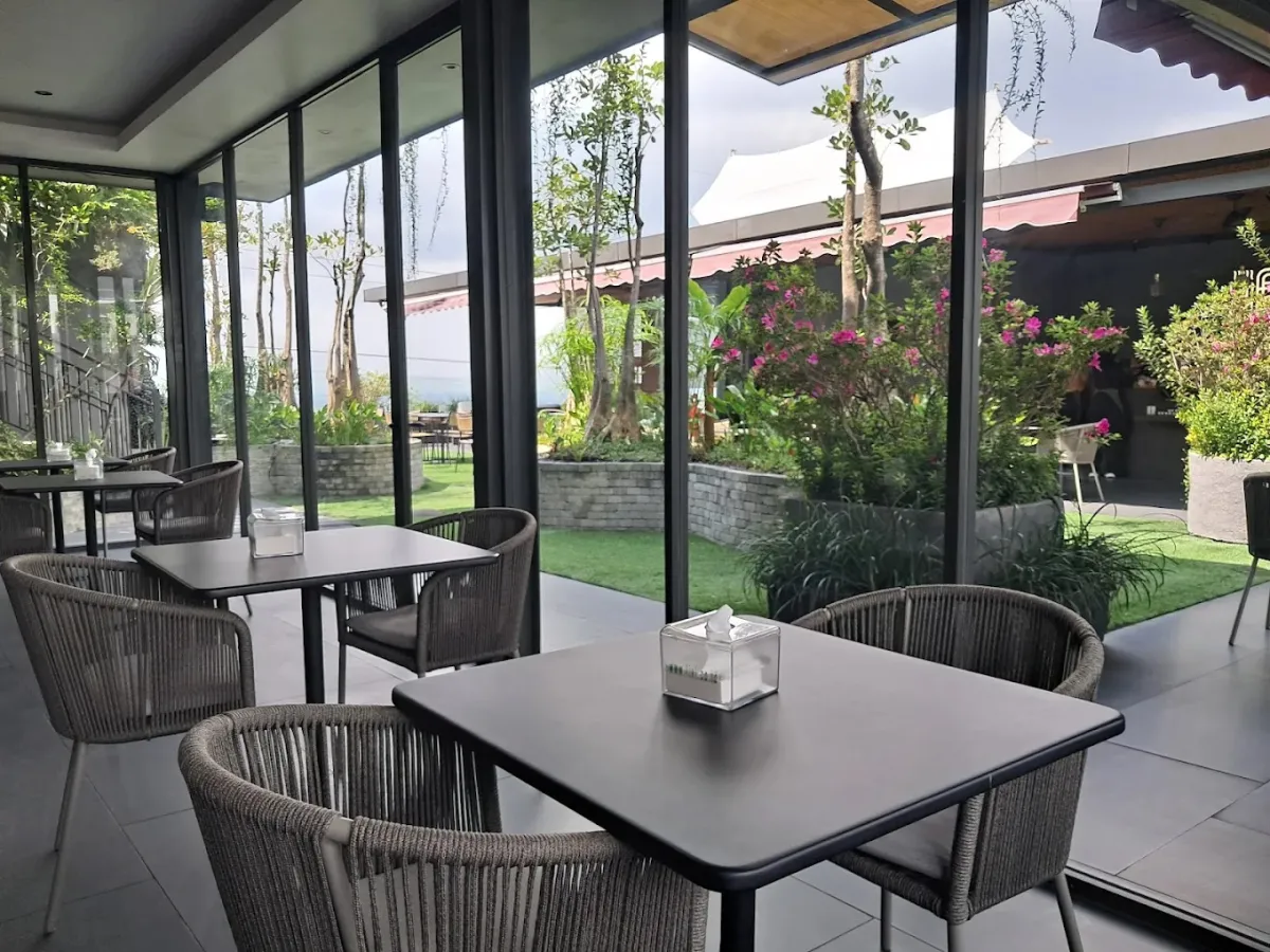 Elpico Food Park, Pilihan Tempat Kuliner dengan Suasana Santai di Kota Malang