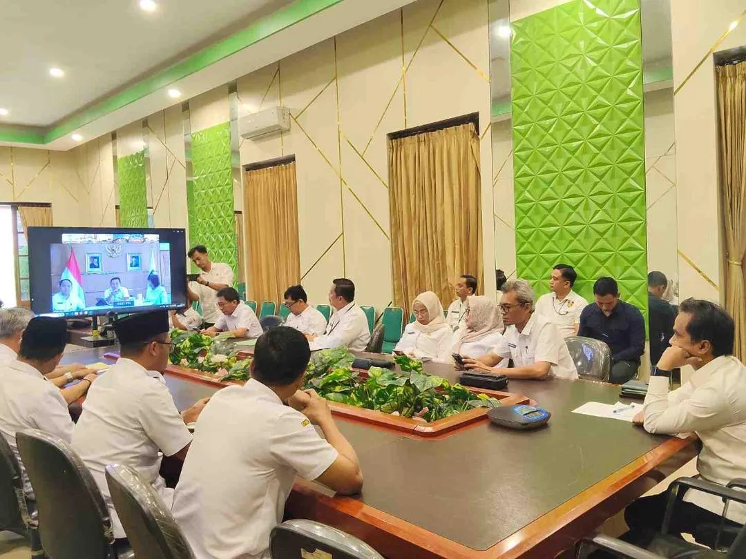 Bupati Bangkalan Sampaikan Keluhan Fiskal dan Usulan Revisi Tata Ruang dalam Forum Virtual Kemendagri