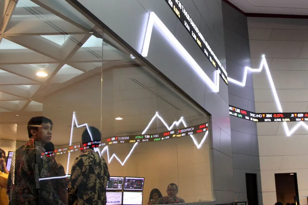Mengikuti Penguatan Bursa Asia, IHSG Ditutup Naik 1,22% ke 8.031,87