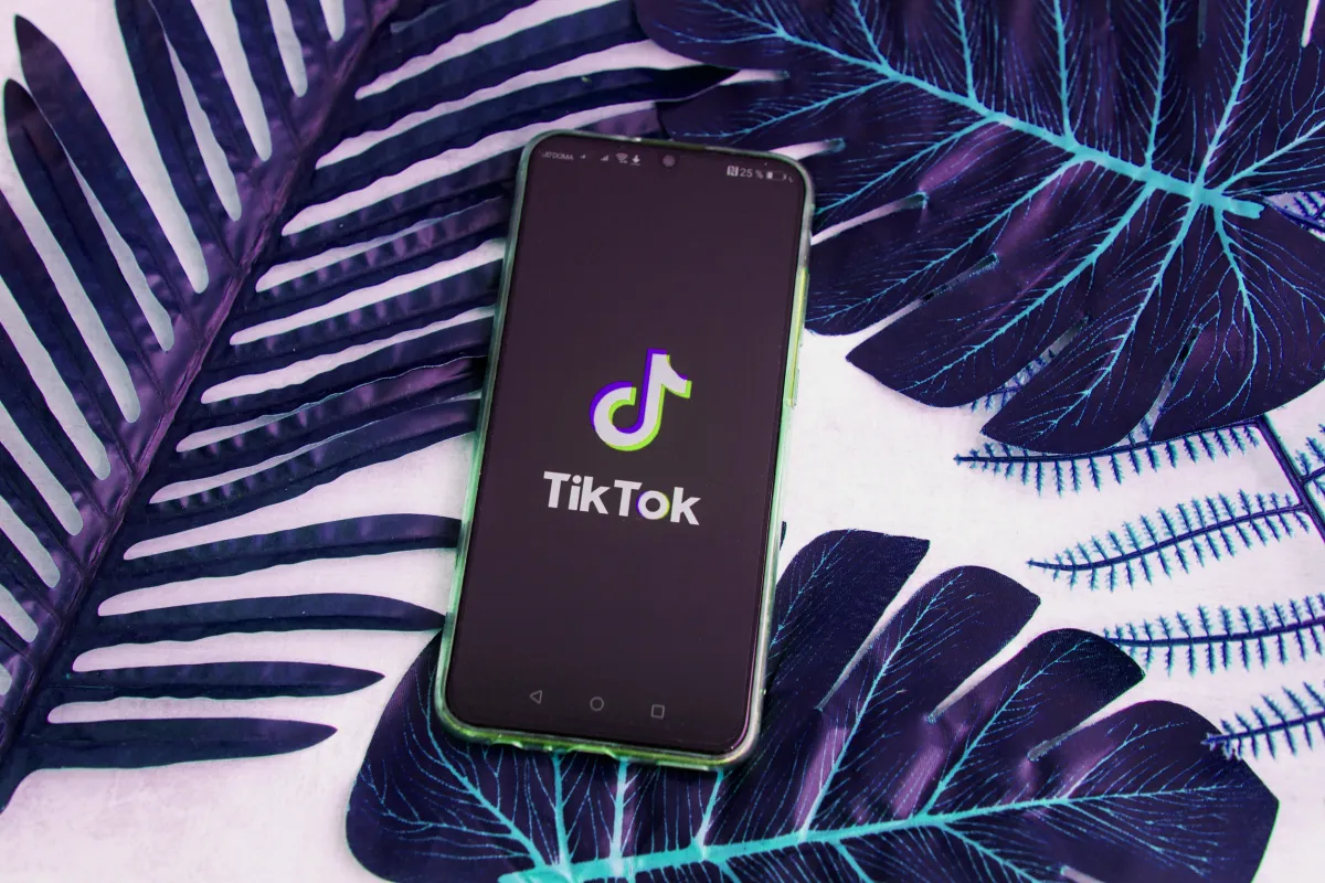 TikTok Gandeng Apple Music Hadirkan Fitur Putar Lagu Penuh dan Listening Party
