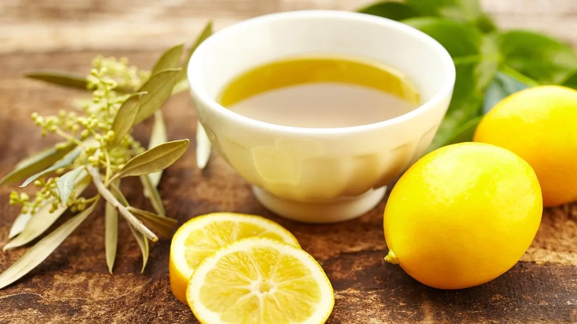 Tren Minum Campuran Lemon dan Minyak Zaitun untuk Kulit Glowing, Dermatolog: Bukan Solusi Instan