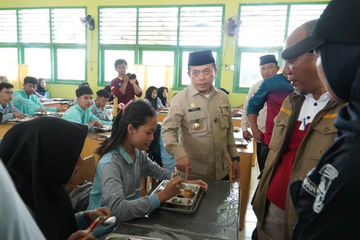 Gubernur Jambi Tinjau Dapur MBG di Merangin, Tekankan Kualitas Bahan dan Kebersihan