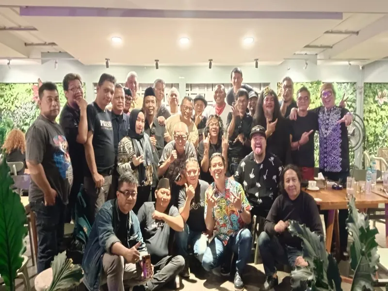 PWI Jaya Sie Musik dan Film Gelar Bukber Tahunan di Ciputat, Dihadiri Candil hingga Limbad