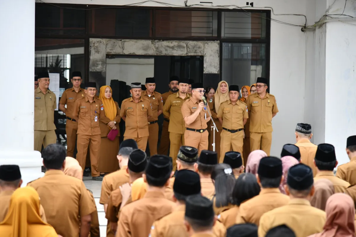 Sekda Boltim Tekankan Disiplin dan Tanggung Jawab ASN dalam Apel Kerja