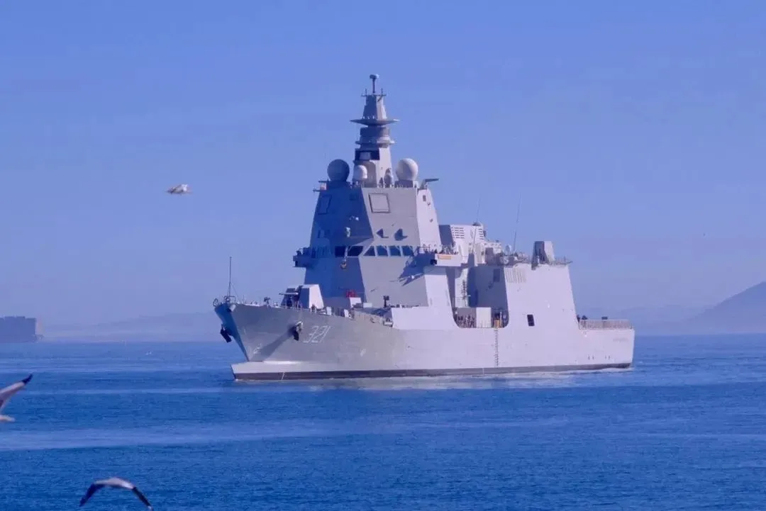 KRI Prabu Siliwangi-321 Laksanakan Kunjungan Pelabuhan di Cape Town dalam Operasi Jala Raksa-26