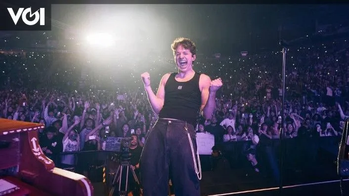 Charlie Puth Cerita Tekanan Mental dan Tantangan Vokal Saat Tampil di Super Bowl LIX