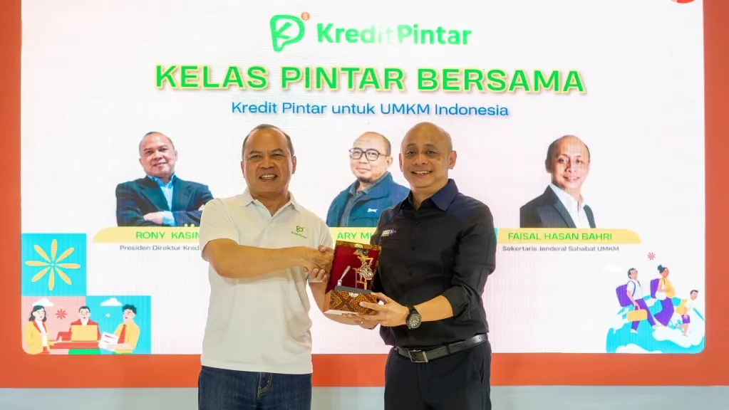 Kredit Pintar Teken Kerja Sama dengan Komunitas SUMKM di Fin Expo 2025 Surabaya