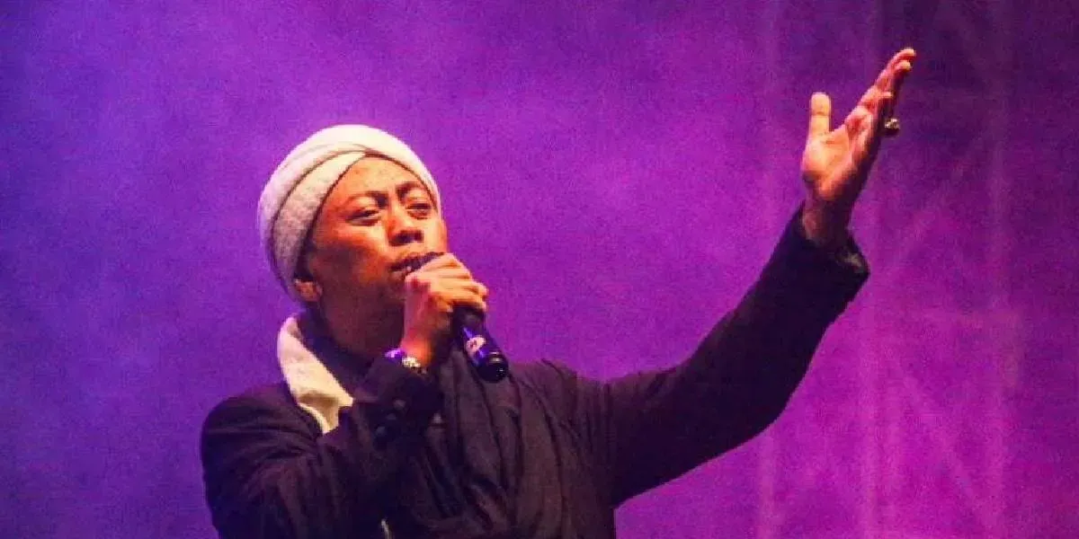 Makna Lagu “Cahaya Hati” Opick: Penyesalan, Harapan Ampunan, dan Kedekatan dengan Tuhan