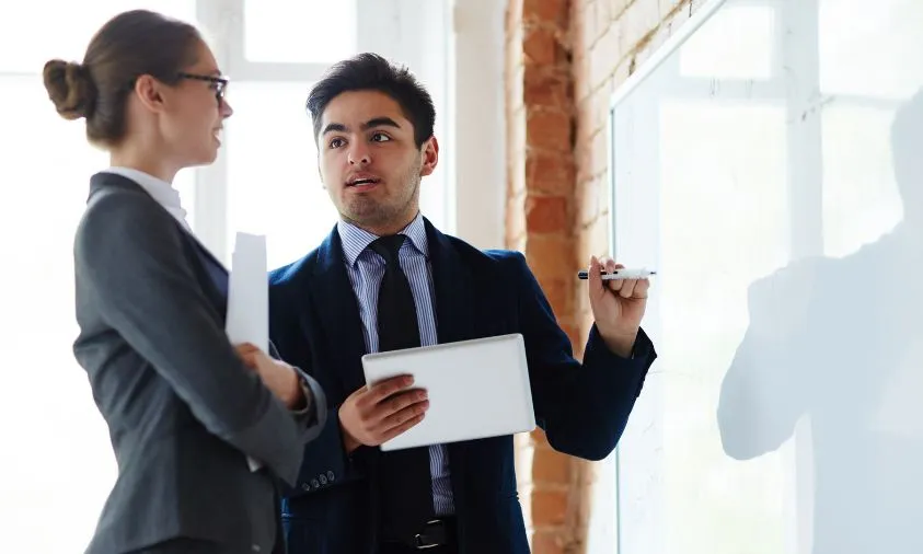 Hukum Bisnis, Jurusan yang Mengawal Kontrak, Startup, dan Transaksi Digital