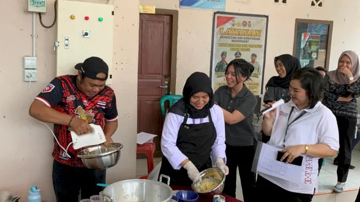 Mahasiswa Poltekpar Makassar Latih Pelaku Wisata Desa Tompobulu Pangkep Kelola Akomodasi dan Inovasi Kuliner Lokal