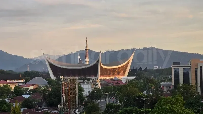 Sektor Jasa Keuangan Sumbar Tutup 2025 dengan Tren Positif, Perbankan Syariah dan Fintech Menguat