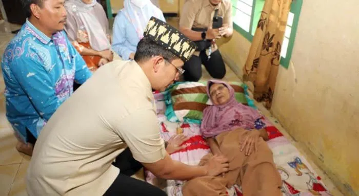 Bupati Lampung Selatan Kunjungi Nenek Stroke di Tanjungsari, Minta Bantuan Diprioritaskan