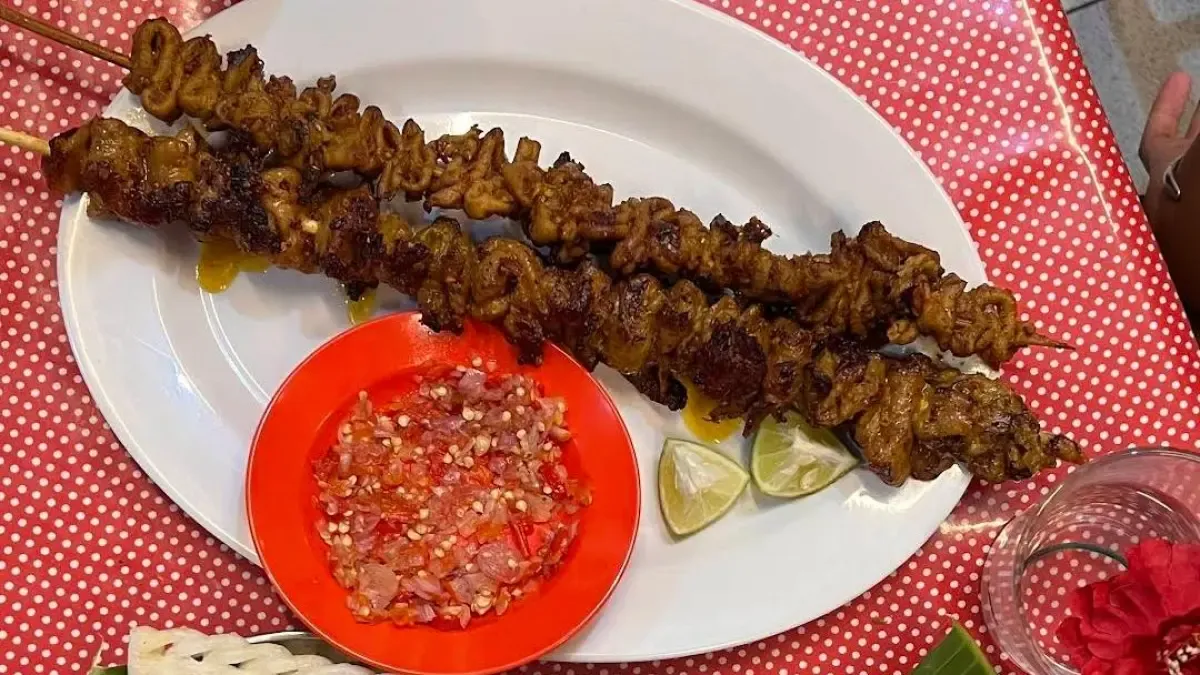 Sate Jumbo di Sego Mercon Sukma Malang Ramai Dicari Pecinta Kuliner