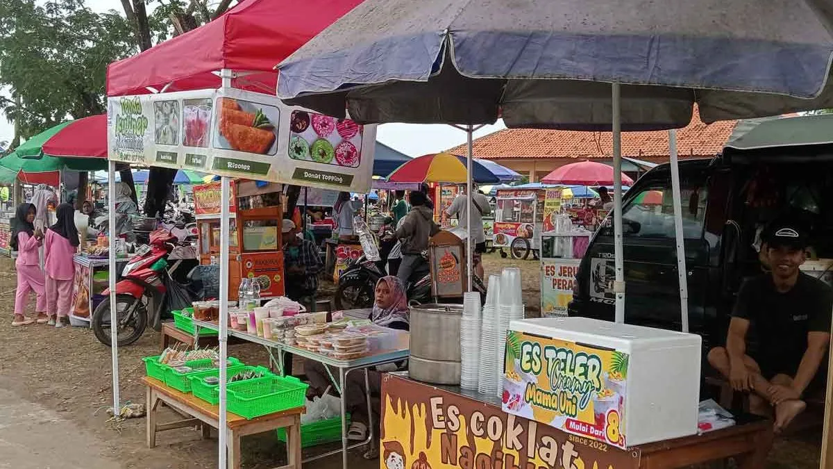 Berburu Takjil di Pangandaran: Kuliner Laut, Jus Honje, hingga Nongkrong Sore di Pantai Timur