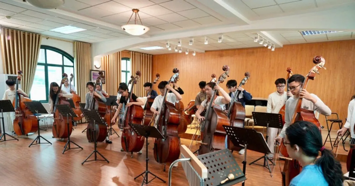 Konser Ulang Tahun ke-70 Akademi Musik Nasional Vietnam Tampilkan Ansambel Mahasiswa hingga “Souvenir de Florence”
