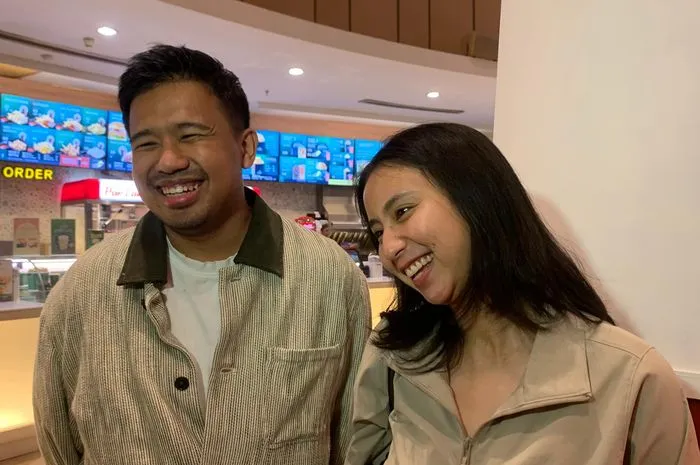 Joshua Suherman dan Clairine Clay Cerita Pola Asuh Elio: Susu Formula hingga Tanpa Gadget