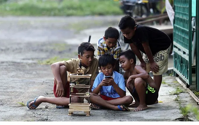 Paparan Gawai Berlebih Dinilai Berisiko bagi Perkembangan Anak, Pemerintah Tunda Akses Medsos hingga Usia 16 Tahun