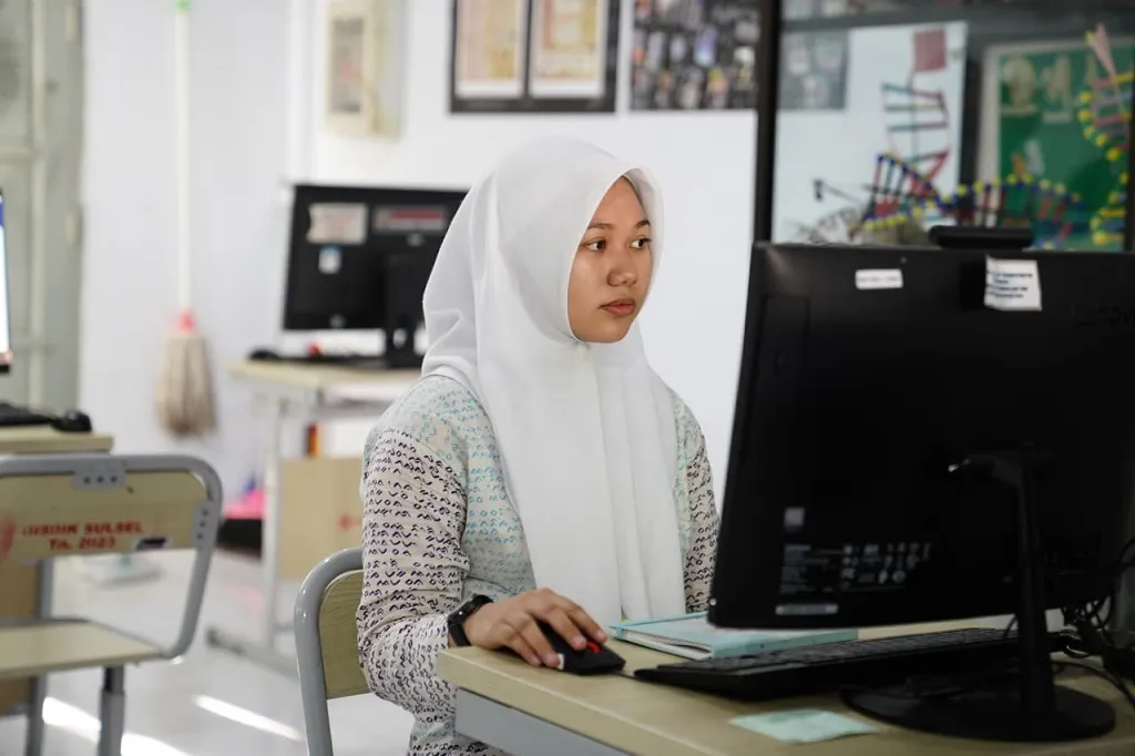 Strategi Memaksimalkan Gawai untuk Persiapan TKA 2026, dari Mode Fokus hingga Simulasi Gratis