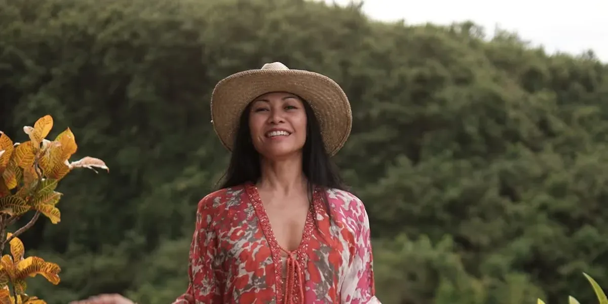 Anggun C Sasmi Ikuti Tren Viral “What Were You Like in The 90’s”