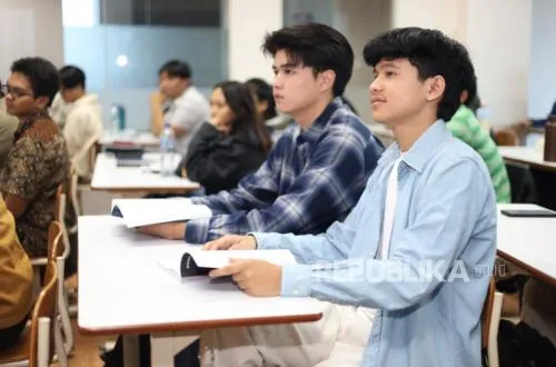 Era AI 2026: Mahasiswa Kian Cakap Digital atau Makin Bergantung pada Teknologi?