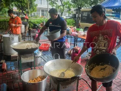Ketika “Photo Makanan untuk Korban Banjir” Jadi Tren: Antara Solidaritas, Representasi, dan Etika Menolong