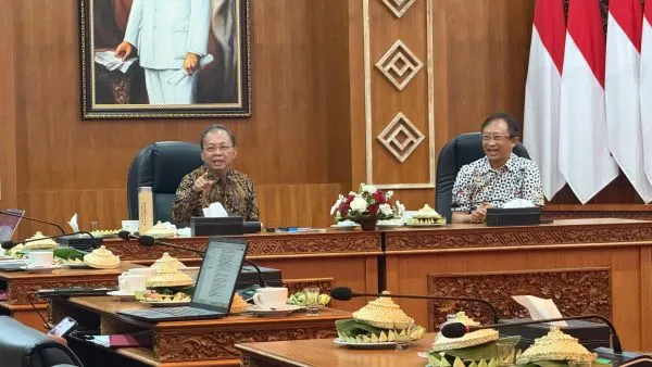 Pemprov Bali dan PLN Bahas Percepatan Kendaraan Listrik, Koster Dorong Zonasi Awal di Sejumlah Kawasan Wisata