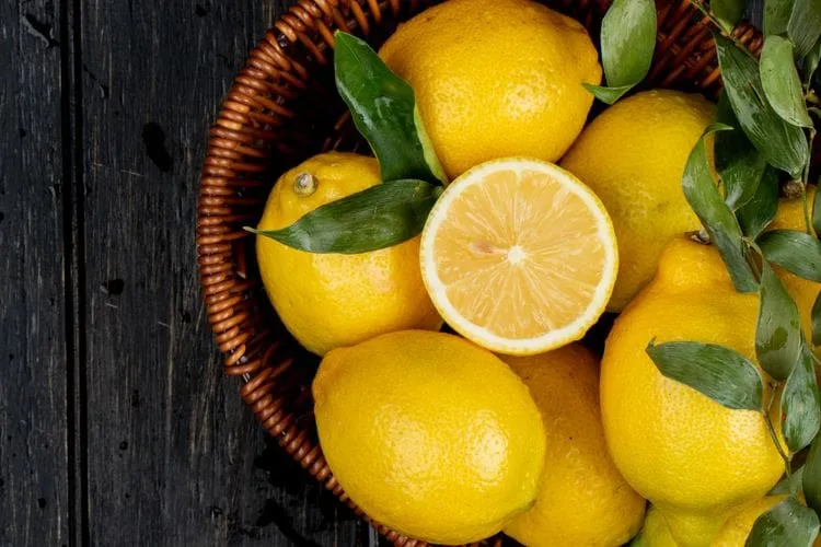 Enam Alasan Lemon Layak Masuk Menu Harian, dari Vitamin C hingga Dukungan Cegah Batu Ginjal