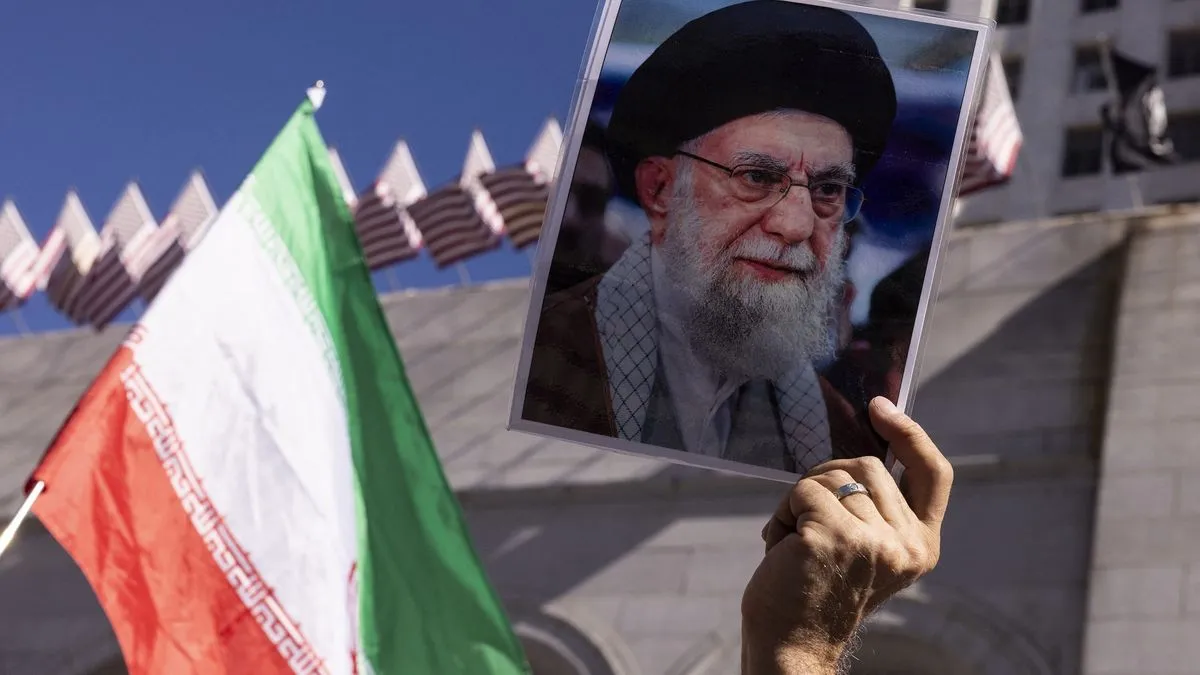 Cek Fakta: Foto Evakuasi Jasad Ali Khamenei di Reruntuhan Disebut Manipulatif
