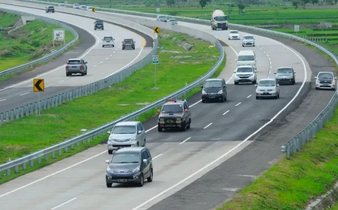 ASTRA Infra Sarankan Pemudik Cari Kuliner di Dekat Exit Tol Saat Rest Area Penuh