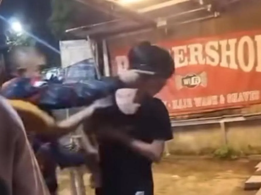 Video Viral Cekcok Sopir Taksi Online dan Diduga Prajurit TNI di Tangsel, Benda yang Ditodong Disebut Pistol Mainan