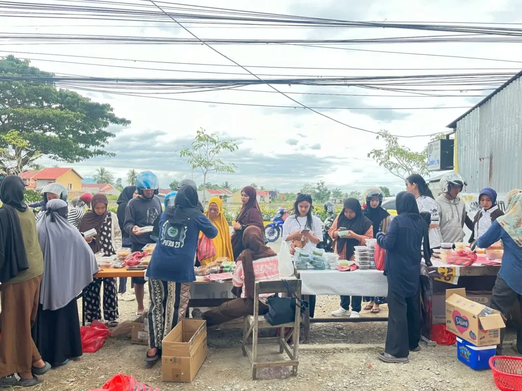 Street Food Serba 10 Ribu di Palopo Jadi Wadah UMKM Ibu Rumah Tangga Selama Ramadhan