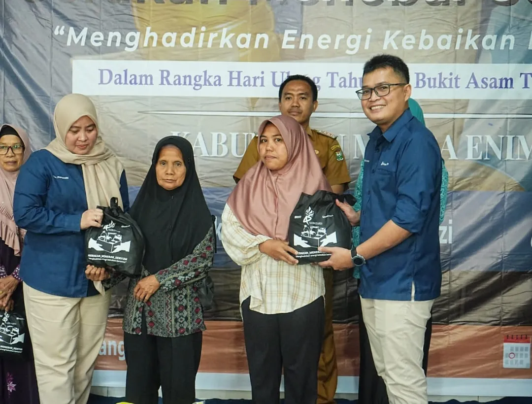 PT Bukit Asam Peringati HUT ke-45 dengan Bagi Sembako dan Edukasi Gizi di Lawang Kidul