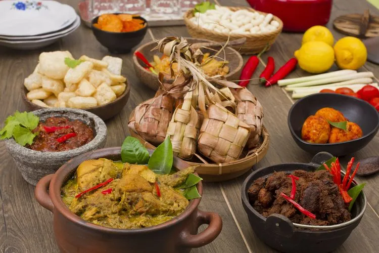 Rambu-rambu Mengonsumsi Menu Lebaran
