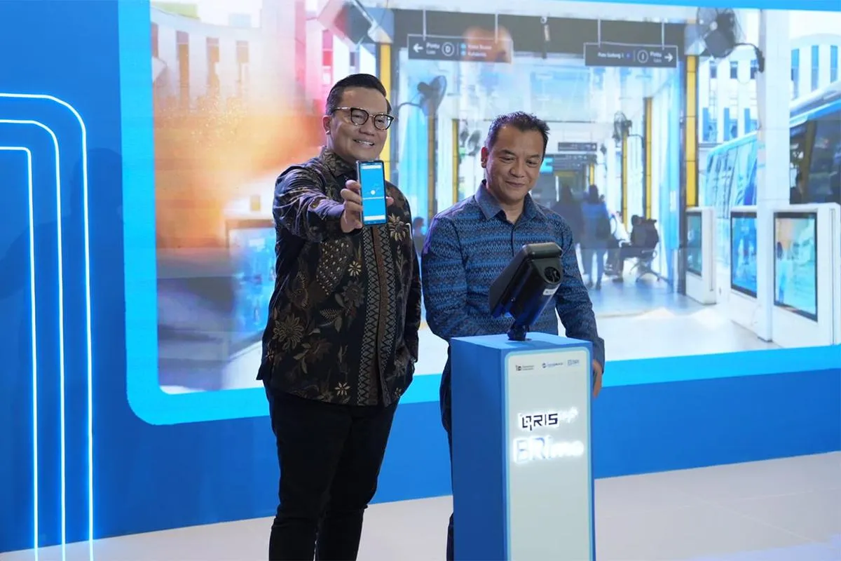 Transjakarta Gandeng BRI Hadirkan Pembayaran QRIS Tap lewat Aplikasi BRImo