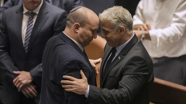 Israel Bergeser dari Dalam: Bennett dan Lapid Bersatu Menantang Netanyahu Menjelang Pemilu