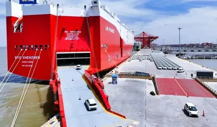 Konflik Timur Tengah Ganggu Ekspor Mobil China, Jalur Transhipment Dubai Ikut Terdampak