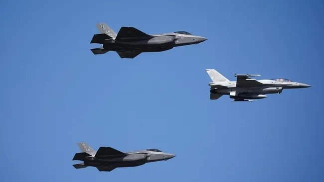 Polandia Kerahkan Jet Tempur Usai Serangan Besar Rusia ke Ukraina