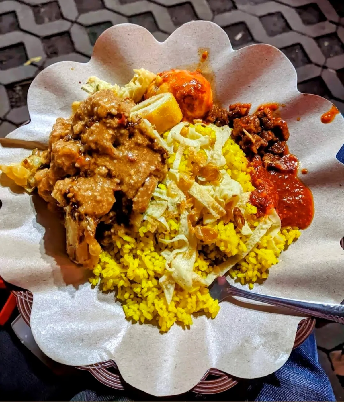 Deretan Spot Kuliner Malam di Bandung yang Ramai hingga Dini Hari